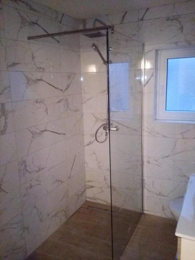 Apartmani Mira Vir Extérieur photo