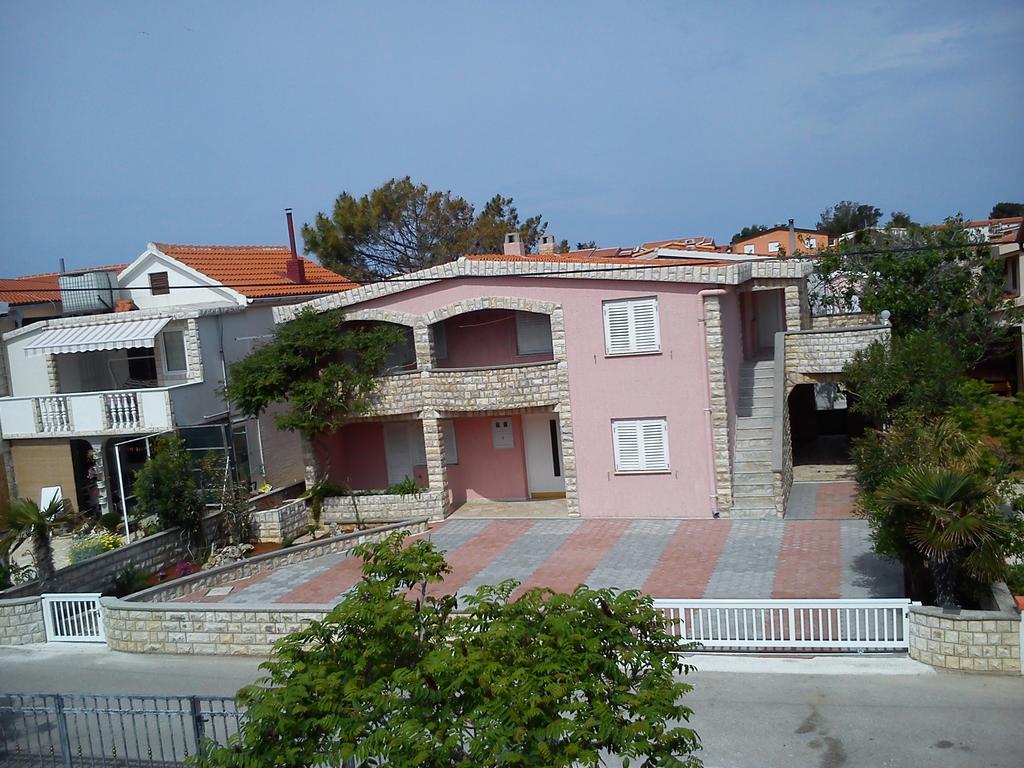 Apartmani Mira Vir Extérieur photo