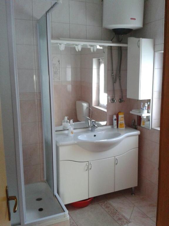Apartmani Mira Vir Extérieur photo