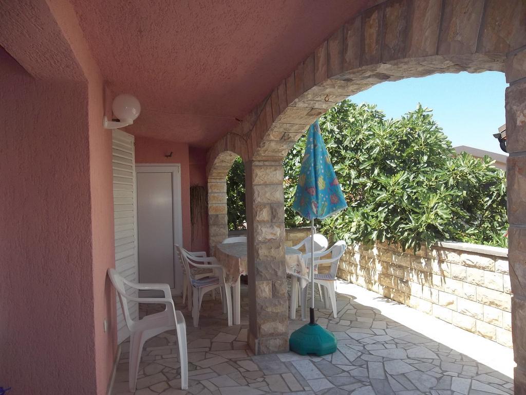 Apartmani Mira Vir Extérieur photo